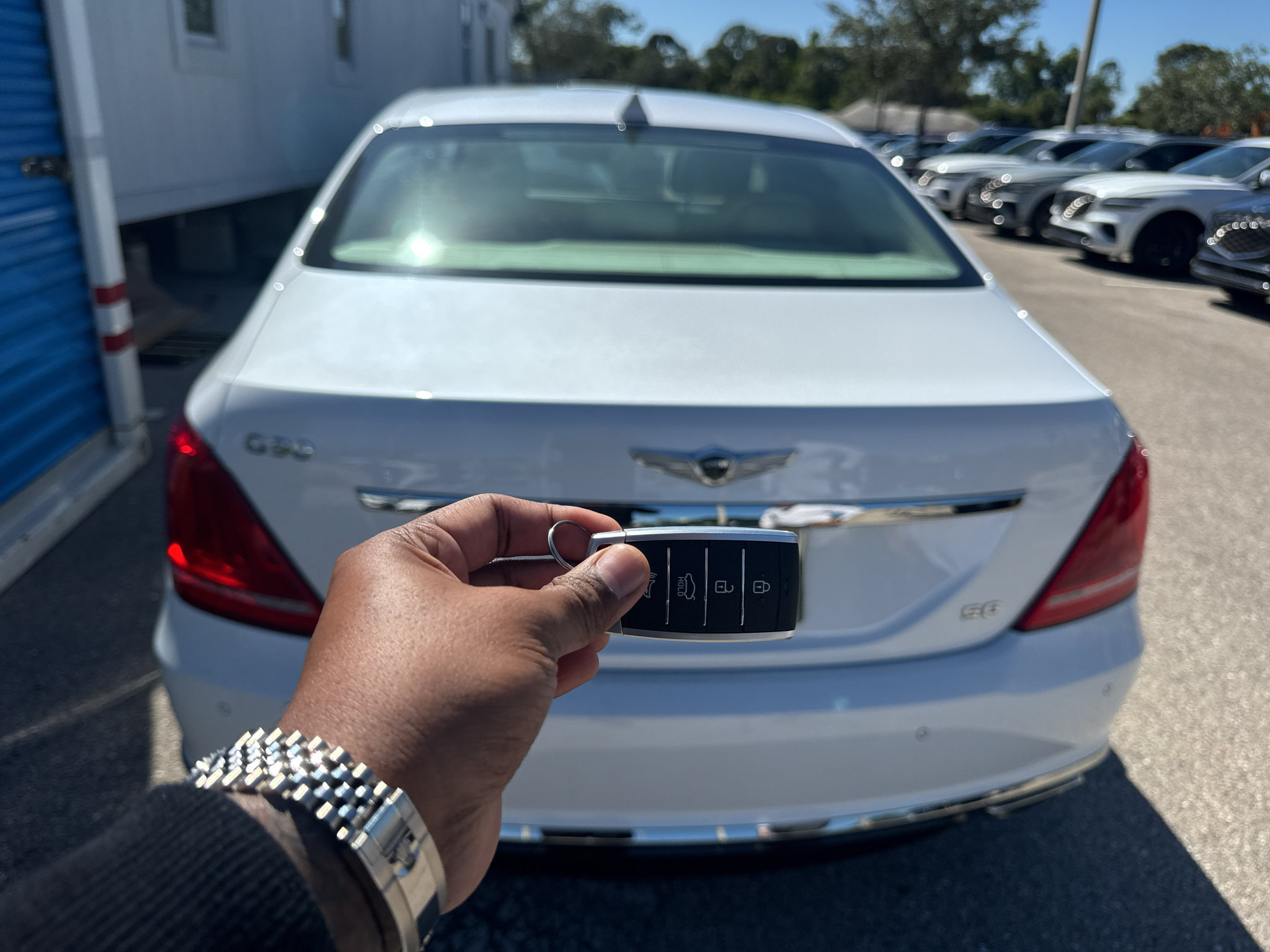 Used 2019 Genesis G90 5.0 Ultimate RWD image 4