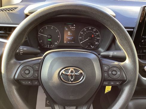 Used 2025 Toyota Corolla LE image 22