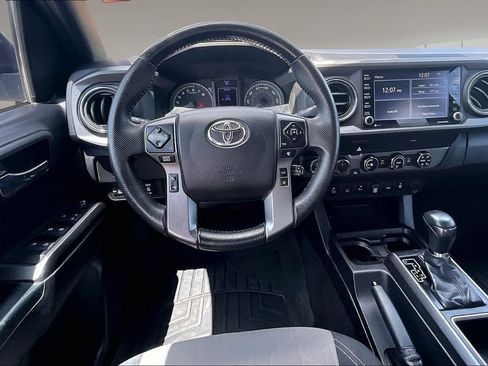 Used 2020 Toyota Tacoma TRD Off-Road w/ Technology Package AWD/4WD image 5