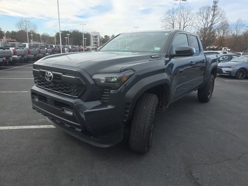 Used 2024 Toyota Tacoma Limited image 3