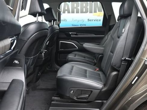 Used 2023 Kia Telluride EX w/ EX Captain's Chair Package FWD image 8