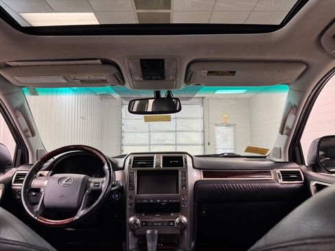 Used 2017 Lexus GX 460 Premium w/ Premium Package AWD/4WD image 23