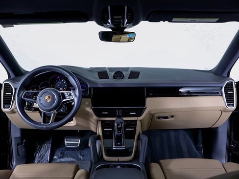 Used 2022 Porsche Cayenne S image 10