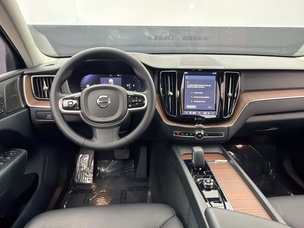 Used 2024 Volvo XC60 B5 Plus w/ Climate Package AWD/4WD image 7