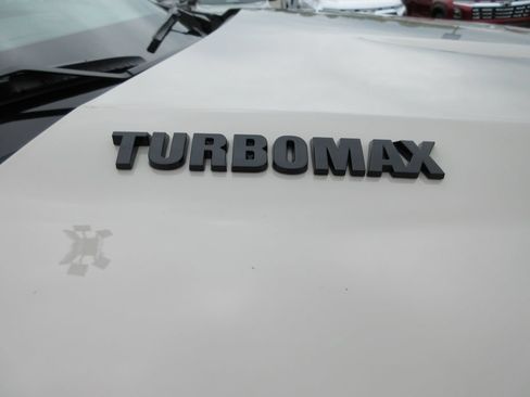 New 2026 Chevrolet Silverado 1500 Custom w/ Turbomax Blackout Package AWD/4WD image 10