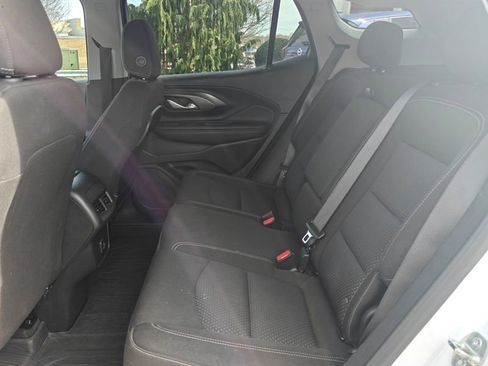 Used 2023 GMC Terrain SLE w/ Driver Convenience Package image 17