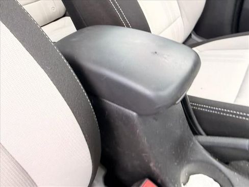 Used 2025 Hyundai Venue SEL FWD image 15