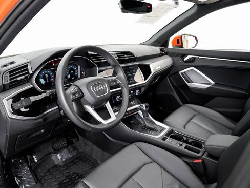 Used 2023 Audi Q3 2.0T Premium Plus w/ Premium Plus Package image 4