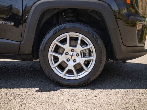 Used 2023 Jeep Renegade Latitude AWD/4WD image 26