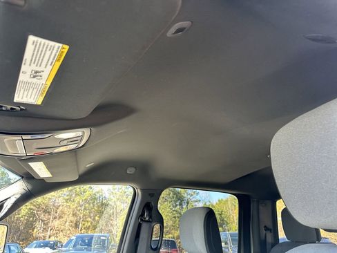 Used 2024 RAM 2500 Big Horn w/ Bed Utility Group image 32