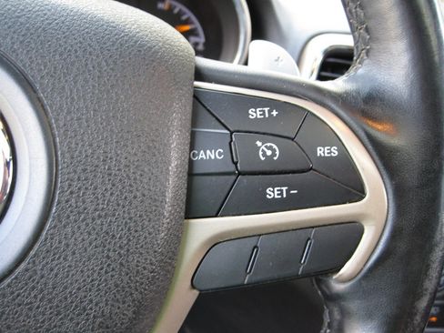 Used 2014 Jeep Grand Cherokee Limited w/ Trailer Tow Group IV AWD/4WD image 19