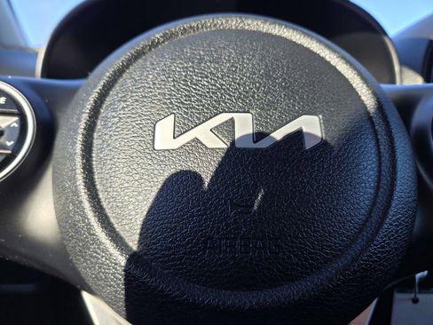 Used 2023 Kia Soul LX w/ LX Technology Package image 23