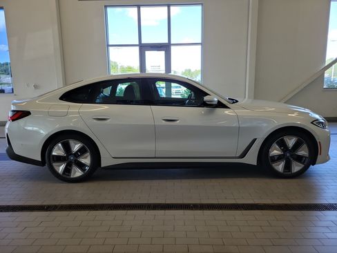 Used 2023 BMW i4 eDrive40 w/ Premium Package RWD image 4