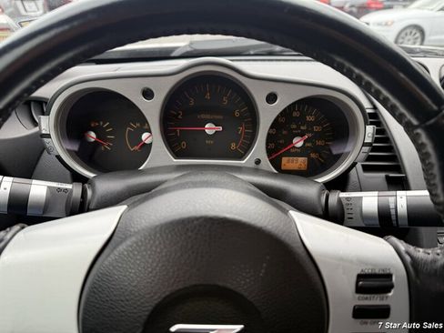 Used 2005 Nissan 350Z Grand Touring RWD image 10