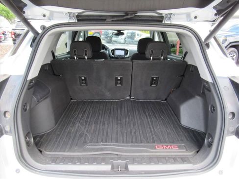 Used 2018 GMC Terrain SLE w/ Driver Convenience Package FWD image 31