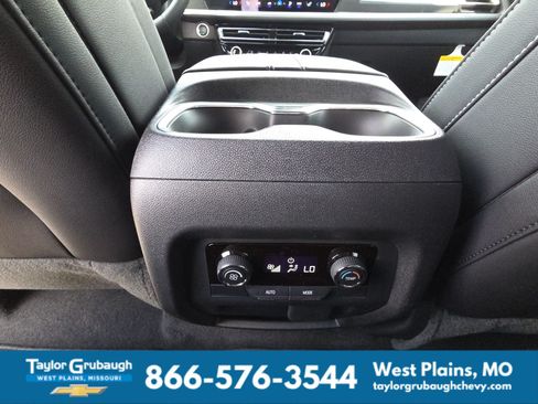 New 2026 Chevrolet Traverse LT w/ Sun and Wheel Package FWD image 31
