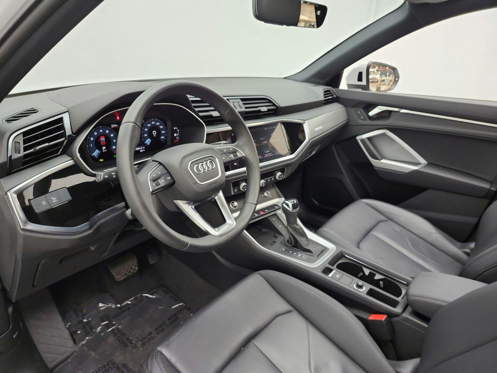 Used 2024 Audi Q3 2.0T Premium w/ Convenience Package AWD/4WD image 11