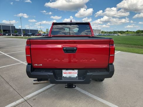 Used 2025 Toyota Tacoma SR AWD/4WD image 6
