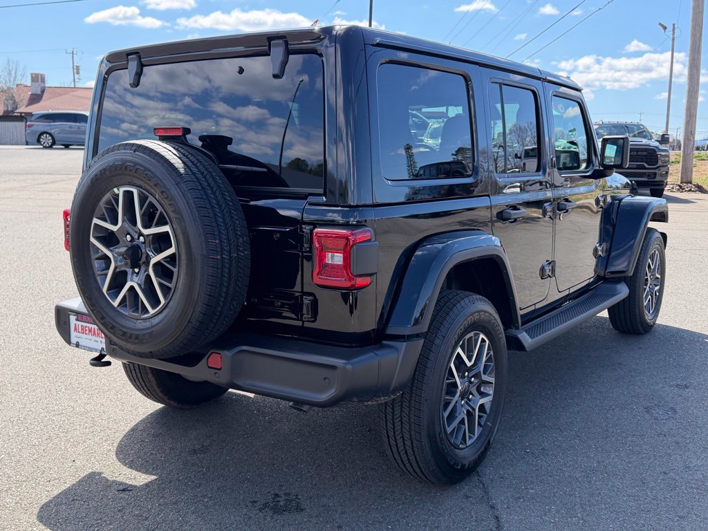 New 2026 Jeep Wrangler Unlimited Sahara AWD/4WD image 3