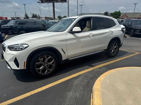 Used 2022 BMW X3 xDrive30i w/ Premium Package 2 (ZPA) AWD/4WD image 3