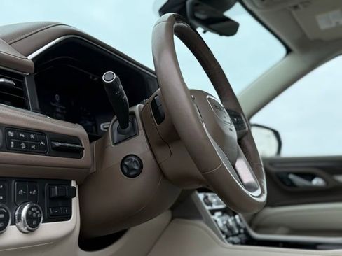 Used 2024 GMC Yukon XL Denali w/ Denali Reserve Package image 20