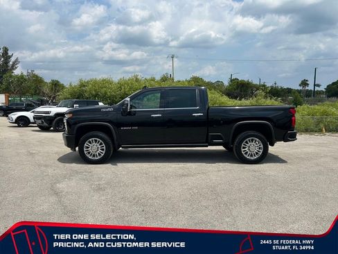 Used 2022 Chevrolet Silverado 2500 High Country w/ Technology Package AWD/4WD image 8