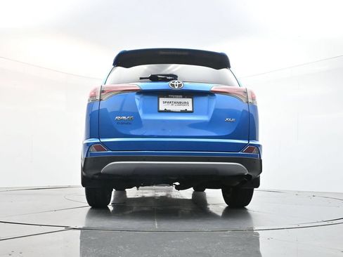 Used 2017 Toyota RAV4 XLE FWD image 32