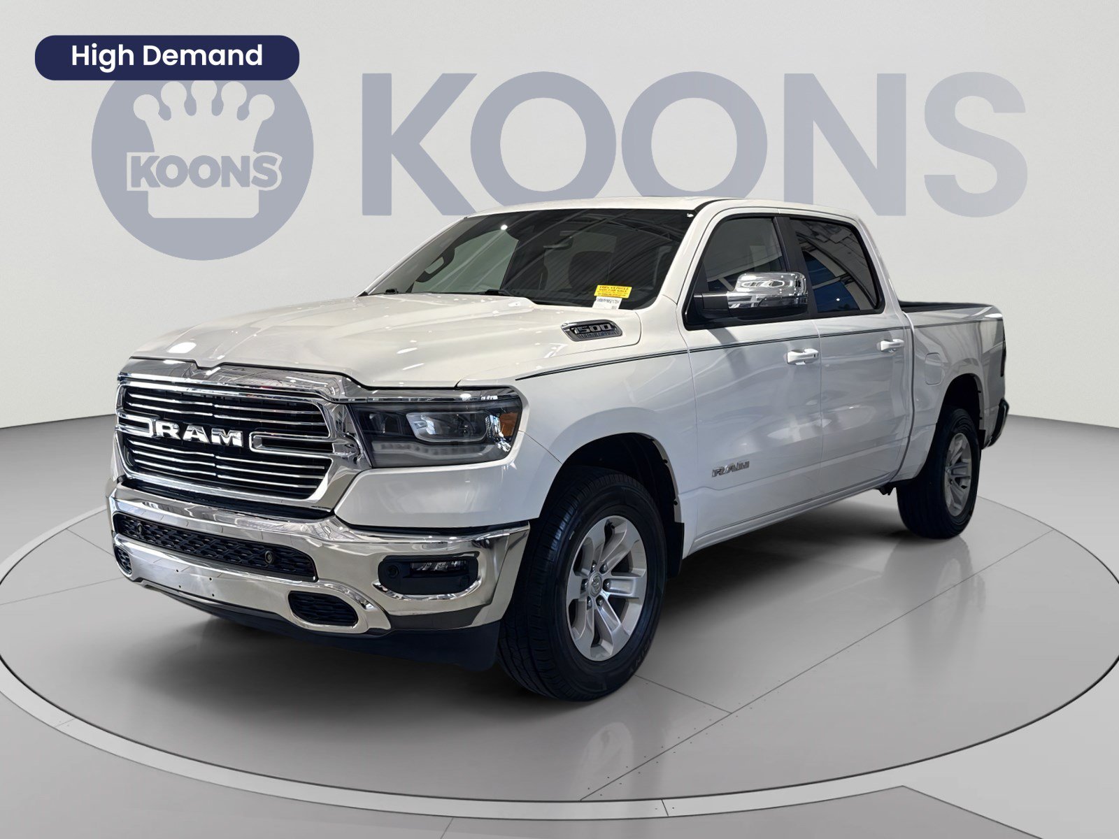 Used 2023 RAM 1500 Laramie AWD/4WD image 1