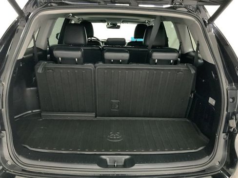 Used 2017 Toyota Highlander XLE image 8