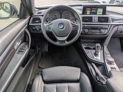 Used 2018 BMW 430i Convertible image 21