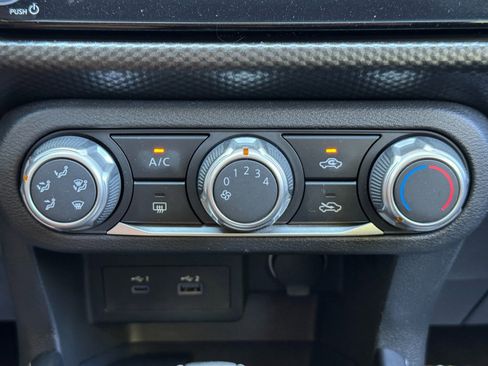 Used 2023 Nissan Kicks SV FWD image 23