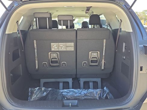 New 2026 Kia Carnival FWD image 10