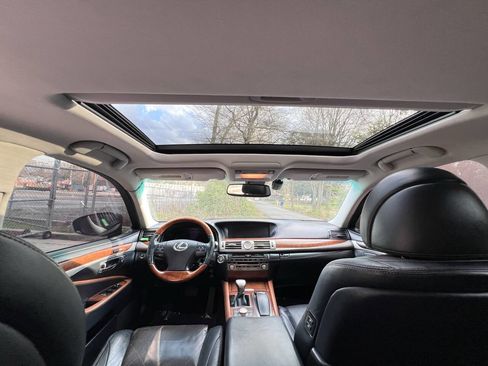 Used 2013 Lexus LS 460 Base 4dr Sedan w/ Comfort Pkg image 15