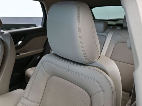 Used 2022 Lincoln Corsair Reserve image 16