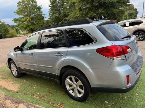 Used 2014 Subaru Outback 2.5i Premium w/ Moonroof Package image 9