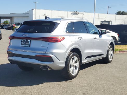 Used 2025 Audi Q5 Premium w/ Convenience Package AWD/4WD image 4