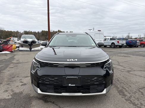Used 2024 Kia Niro Wind w/ Wind Preserve Package image 2