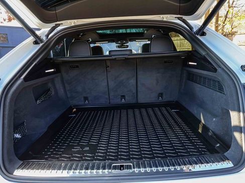 Used 2022 Audi Q8 Premium Plus image 25