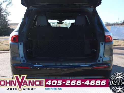 Used 2023 Buick Enclave Premium w/ Experience Buick Package image 9