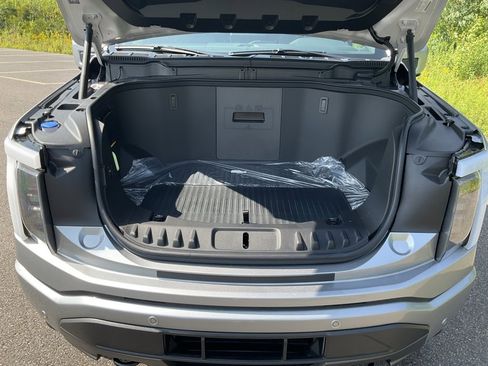 New 2025 Ford F150 Lightning Lariat image 21