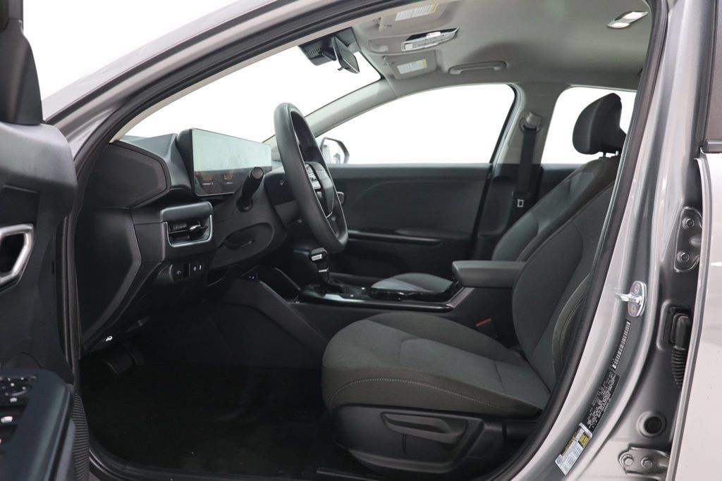 Used 2025 Kia K4 FWD image 17