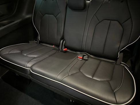 New 2026 Chrysler Pacifica Limited w/ S Appearance Package image 14