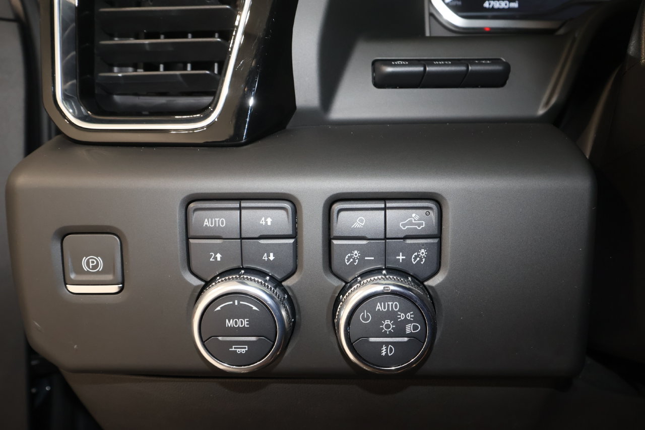 Used 2022 GMC Sierra 1500 Denali Ultimate AWD/4WD image 11