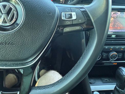 Used 2021 Volkswagen Passat 2.0T SE image 32