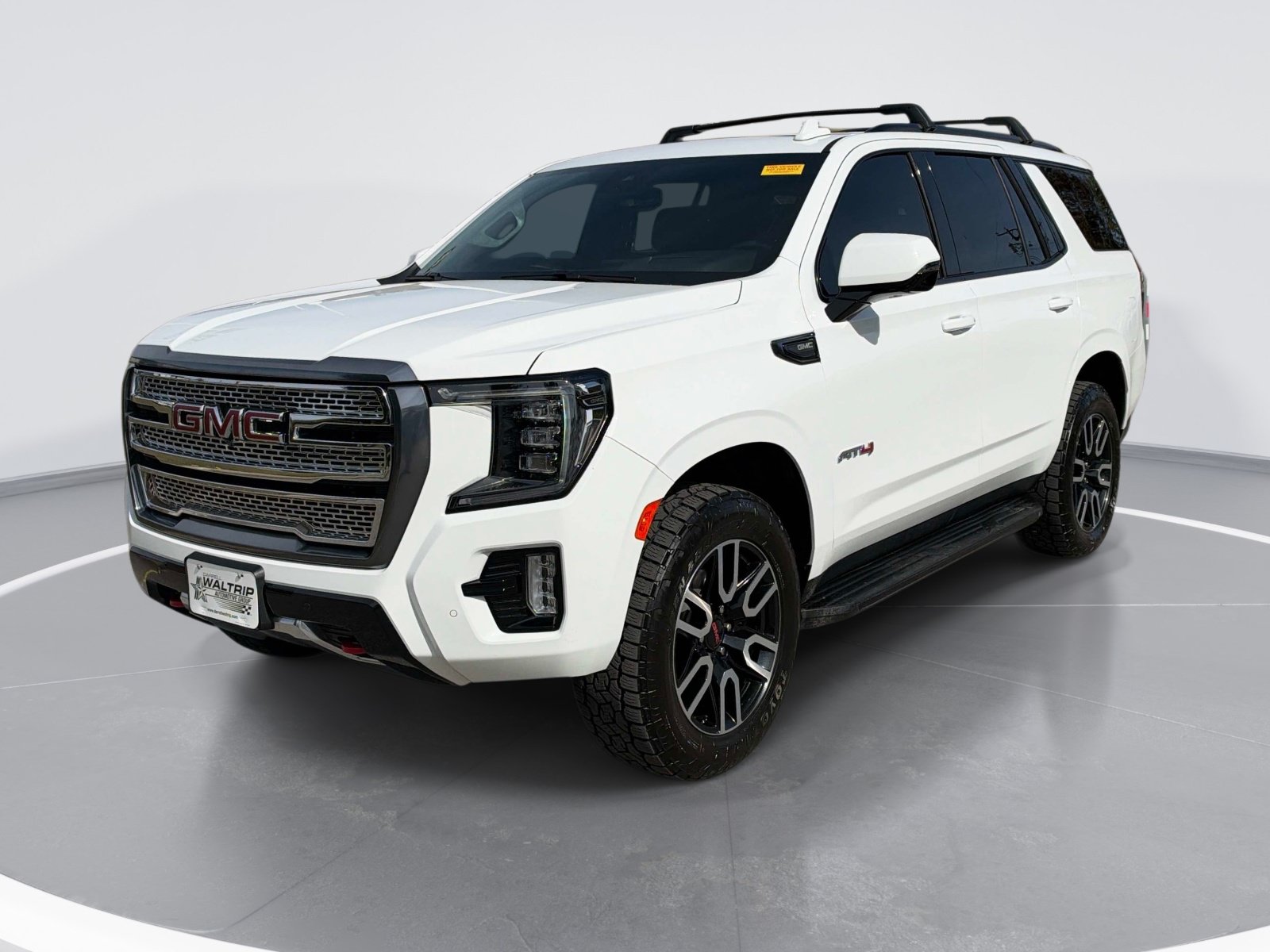 Used 2024 GMC Yukon AT4 w/ Technology Package AWD/4WD image 3