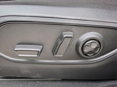 New 2025 Jeep Grand Cherokee L Limited w/ Luxury Tech Group II image 16