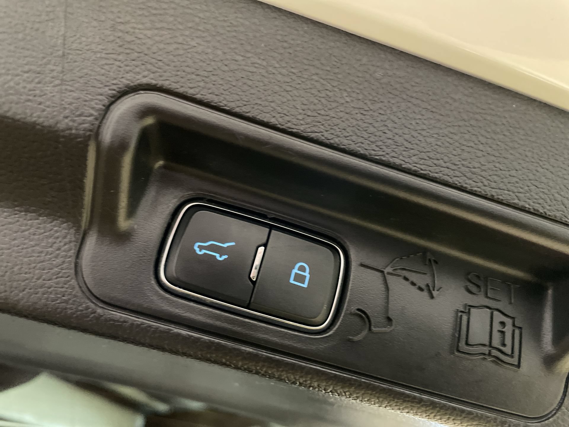 Used 2022 Ford Explorer ST AWD/4WD image 27