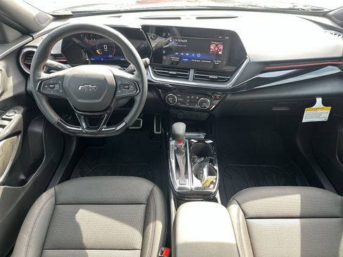 Certified 2026 Chevrolet Trax RS w/ Sunroof Package image 18