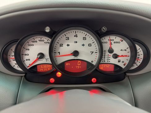Used 2001 Porsche 911 Cabriolet image 16