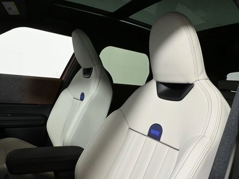 Certified 2025 MINI Cooper Countryman S image 16